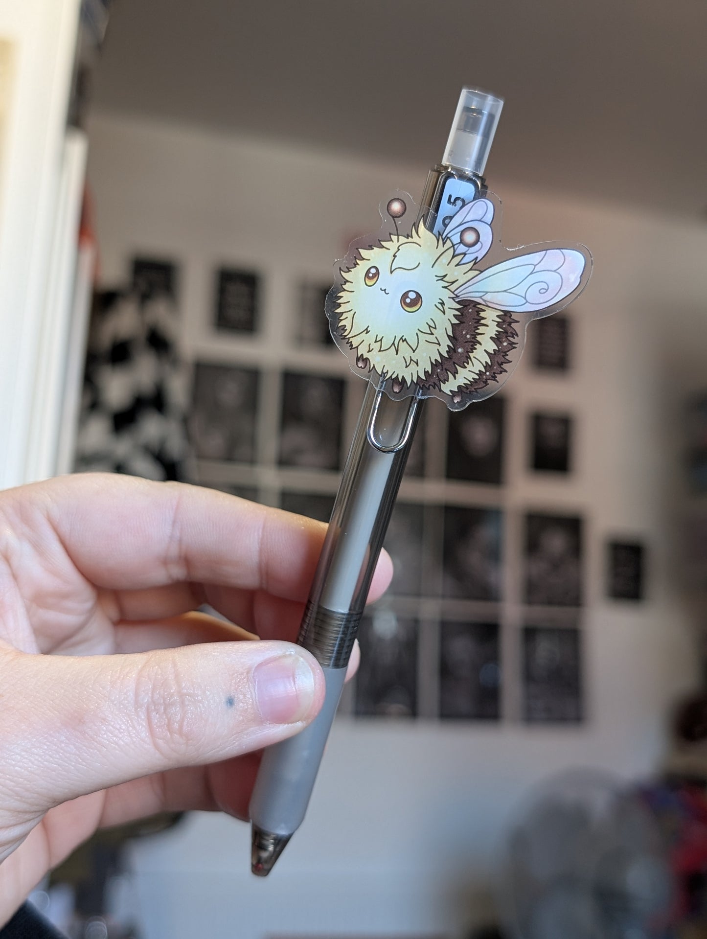 Chunky fluffy bee Writing pen