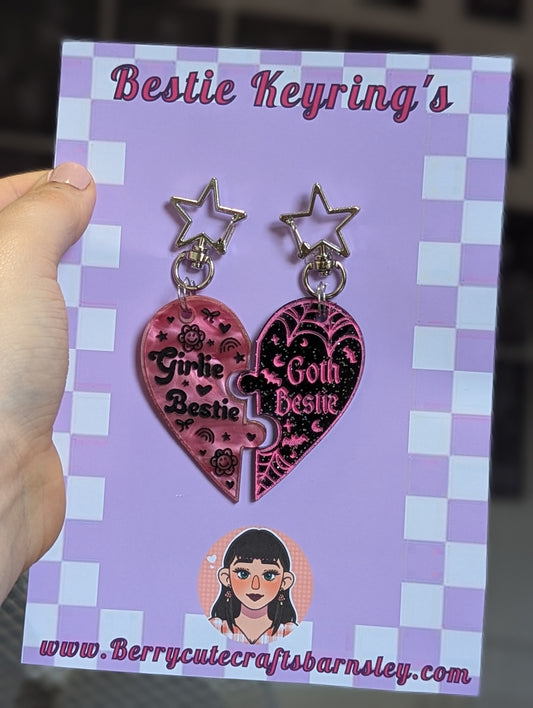 Opposite besties keyring set