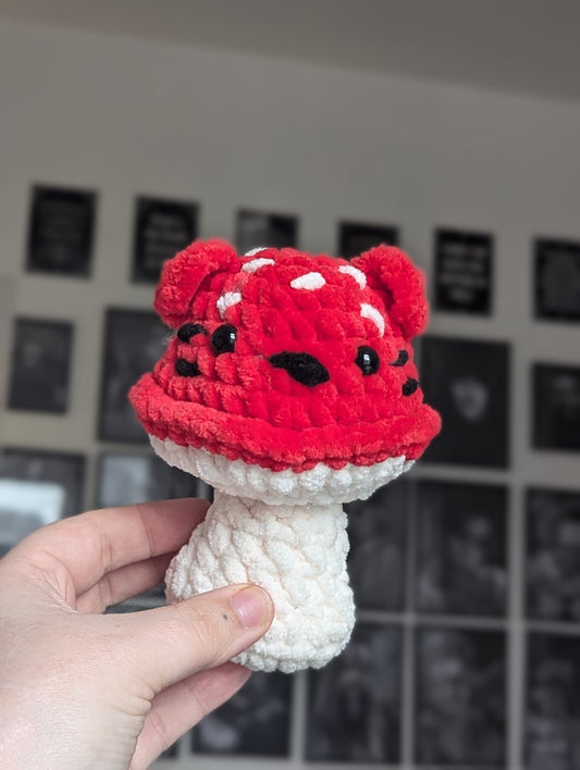 Meowshroom in red