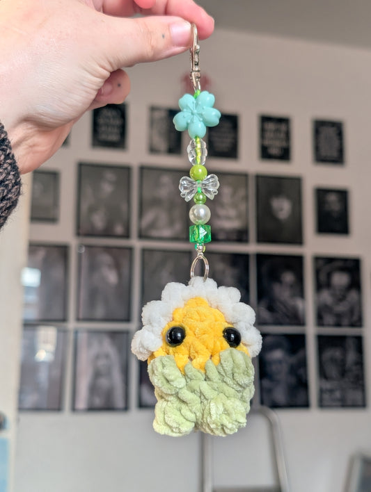Flower baby charm keyring white&yellow