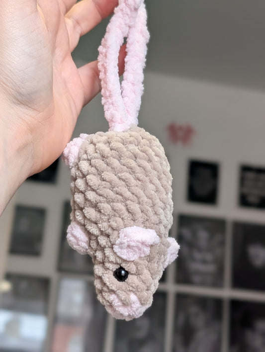 Ratty bag charm crochet