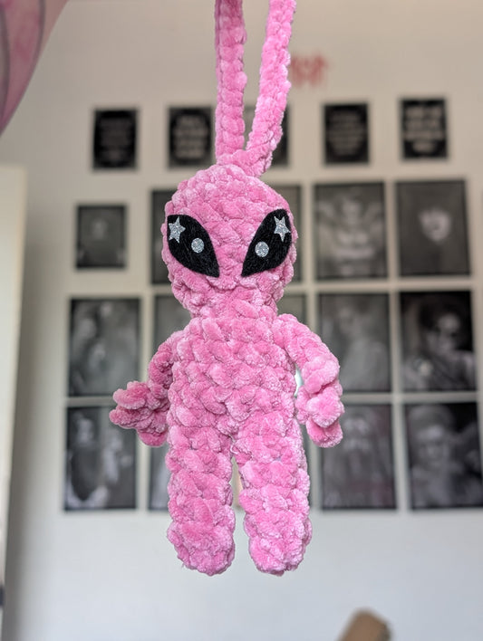 Alien bag charm pink