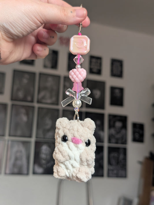 Baby hamster charm keyring blonde